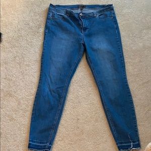 high waisted cropped blue jeans